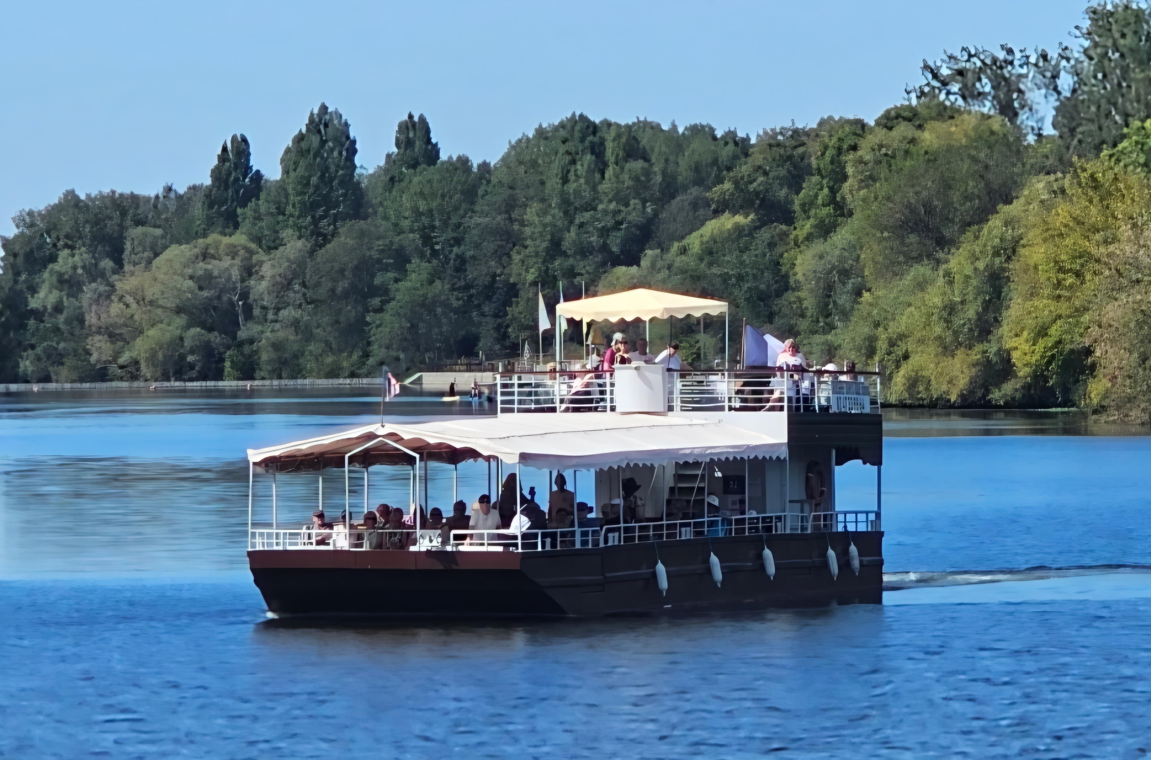 Bateau en vue sur le Cher.
